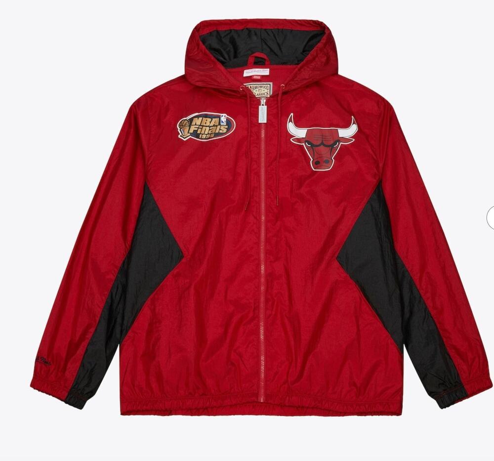 NWT Mitchell & Ness Men's Chicago Bulls Red Playmaker Full-Zip Windbreaker